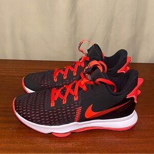 Nike LeBron Witness 5 Bred Athletic Basketball shoes Mens 12.5